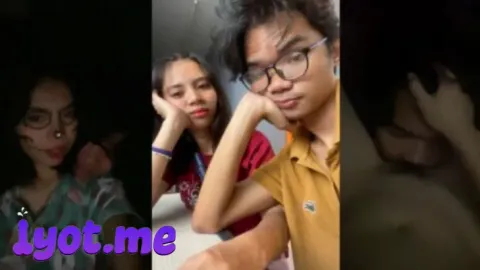 Nanlibre sa Labas Upang Makapasok sa Loob